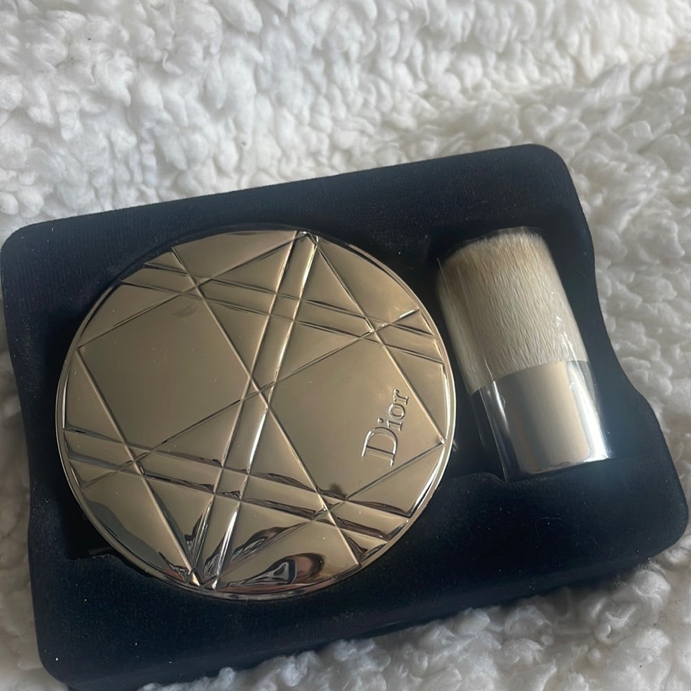 Brand New in Box Dior Skin Nude Air Highlighter in 001 Glowing Pink